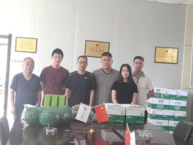   龍城建設(shè)集團(tuán)赴各項(xiàng)目部進(jìn)行送清涼慰問活動(dòng)  